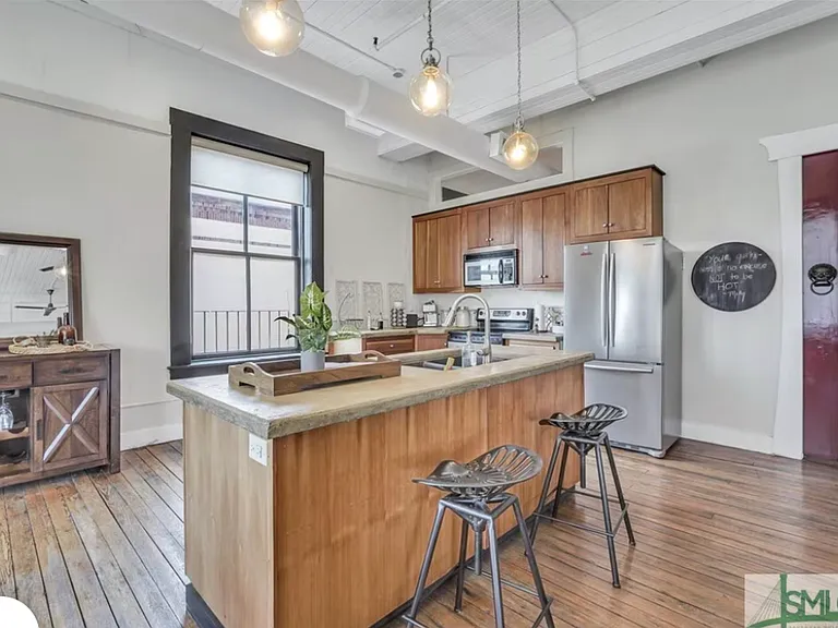 101 Barnard St #300 — Photo 14