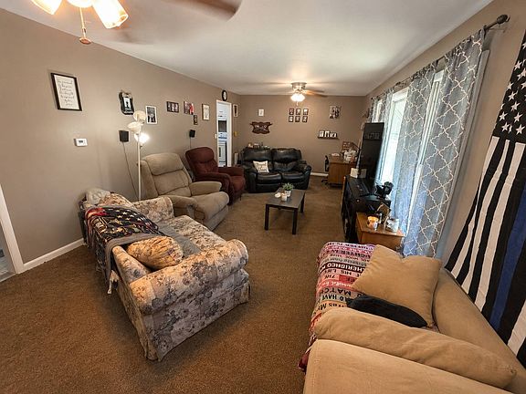 4th image of 406 S Wells Ave