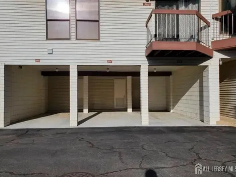 3517 Richmond Ct — Photo 11