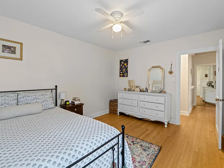 3206 Kerbey Ln — Photo 25