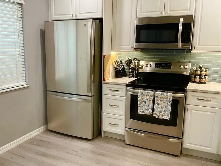 3708 SE 12th Ave #201 — Photo 6