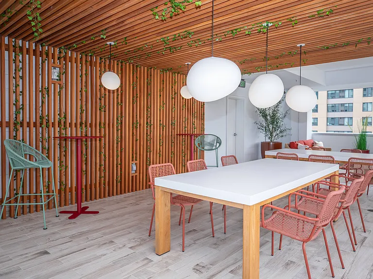 Summer House Apartments — Photo 9