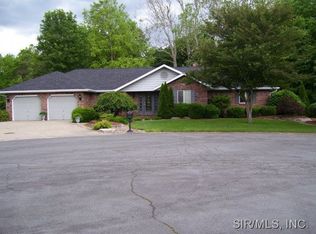 25 Waterford Ln, Glen Carbon, IL