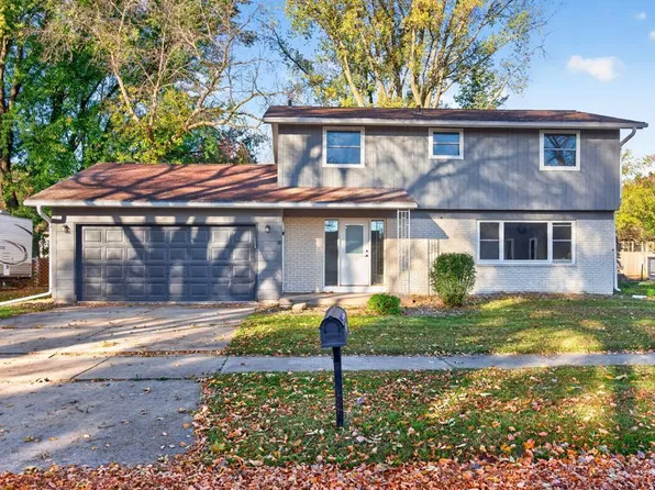 1819 Wilshire Dr NE, Rochester, MN 55906