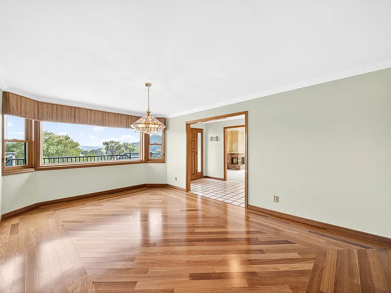 18750 Castle Hill Dr — Photo 10