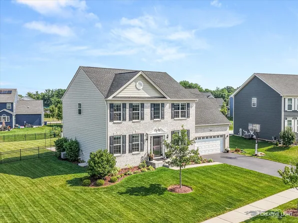 3625 Congressional Pkwy, Elgin, IL 60124