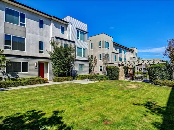 8008 Olive Ln, Downey, CA 90241