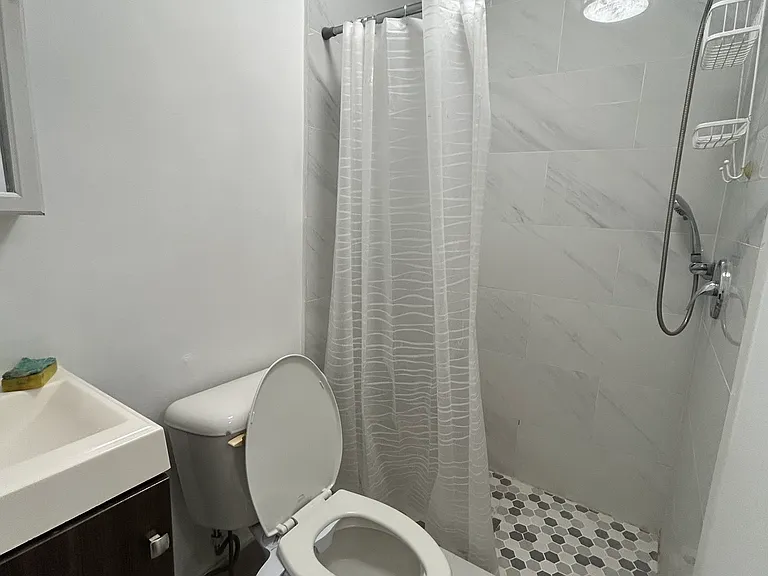 570 SW 45th Ave #2 — Photo 8