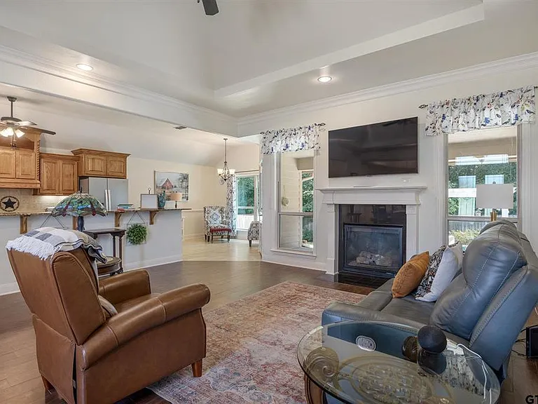 19503 Sara Ln — Photo 7