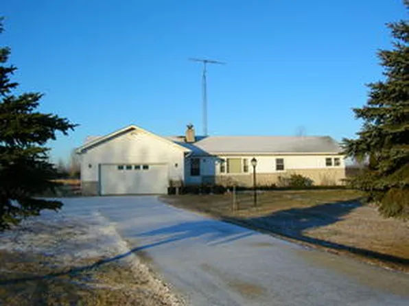 423 N Lakeshore Rd, Port Sanilac, MI 48469