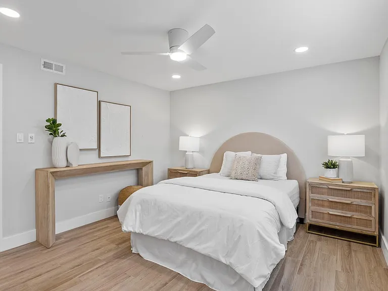 3618 W Lykes Ave #203 — Photo 9