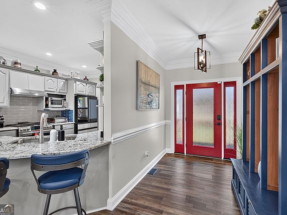 4th image of 3465 River Pointe Dr