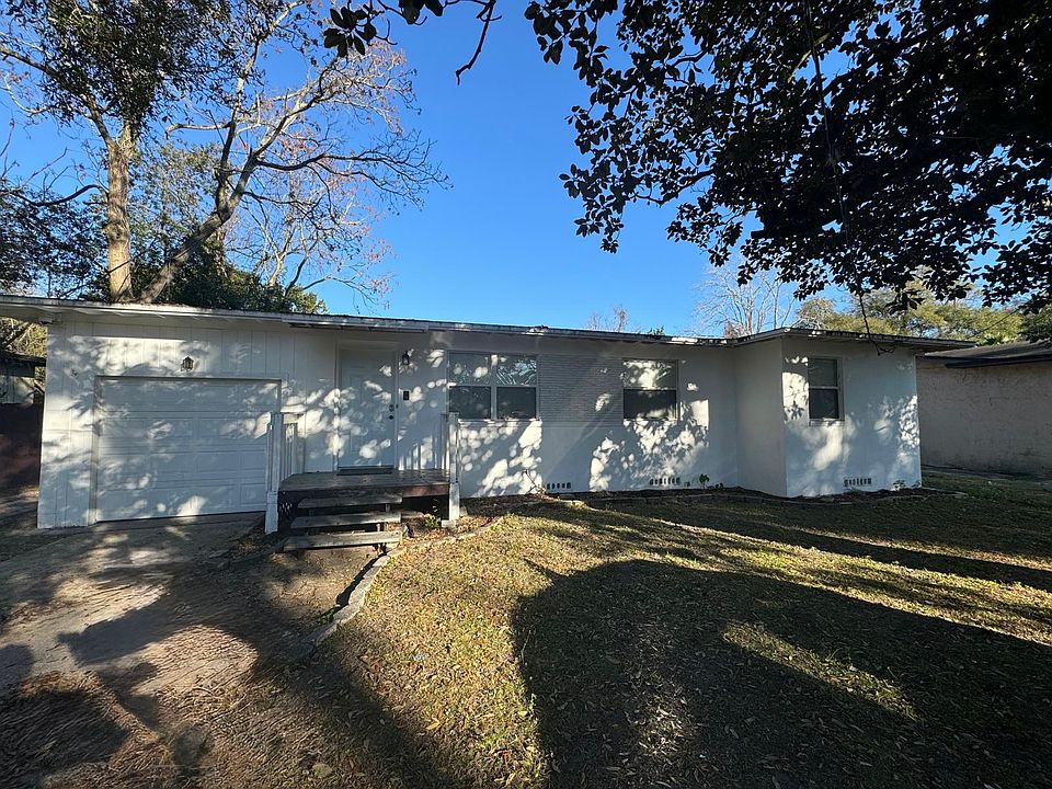 1st image of 1923 Shelton Rd