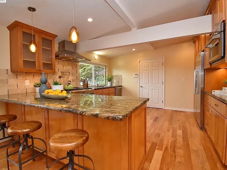 25354 Rick Way — Photo 9