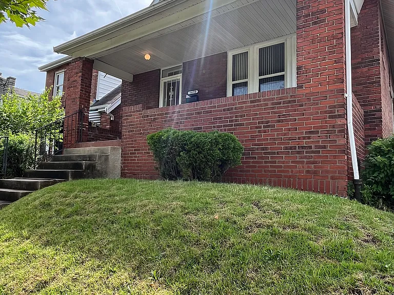 5430 N Kingshighway Blvd — Photo 1