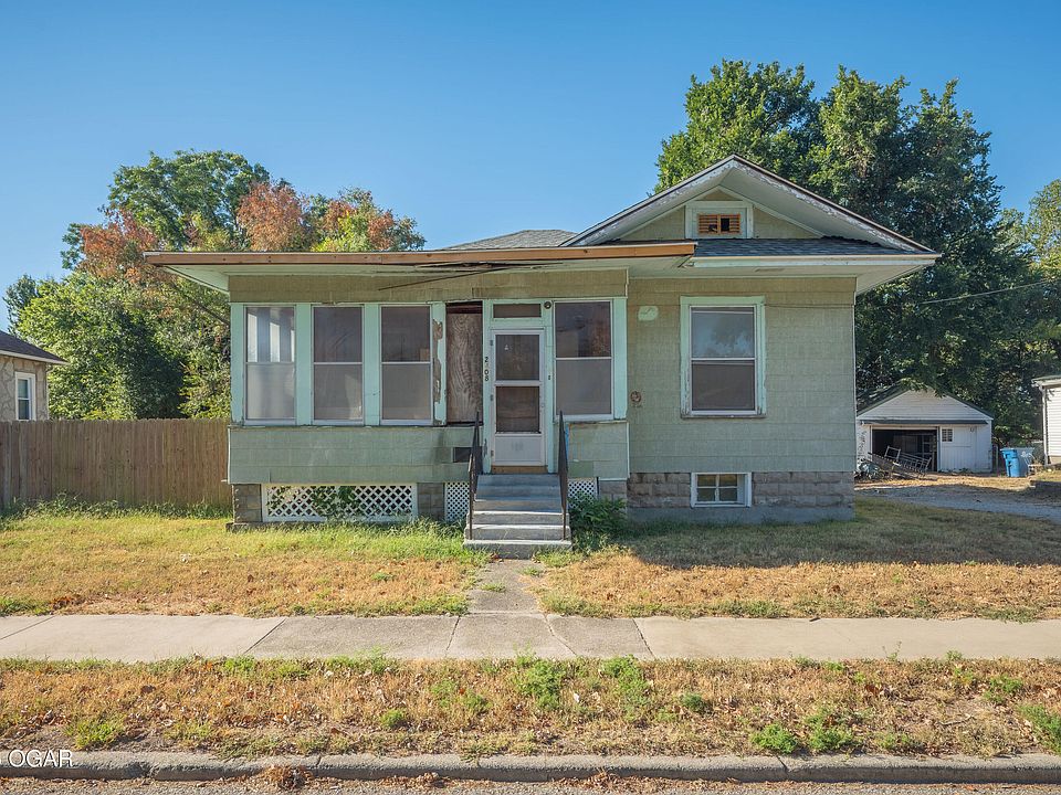 1st image of 2408 W 4th St