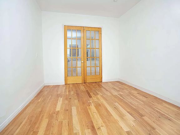 5th image of 30-15 14th St #19