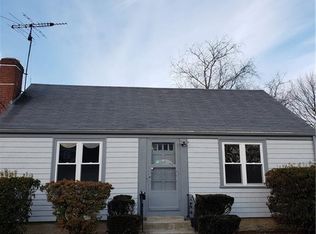 45 Edgemere Rd, Pawtucket, RI 02861