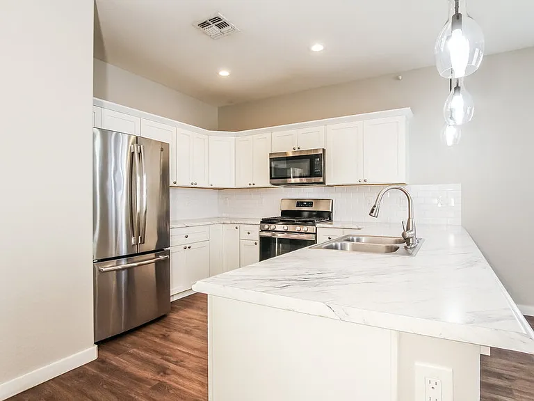 3218 W Glendale Ave #37 — Photo 7
