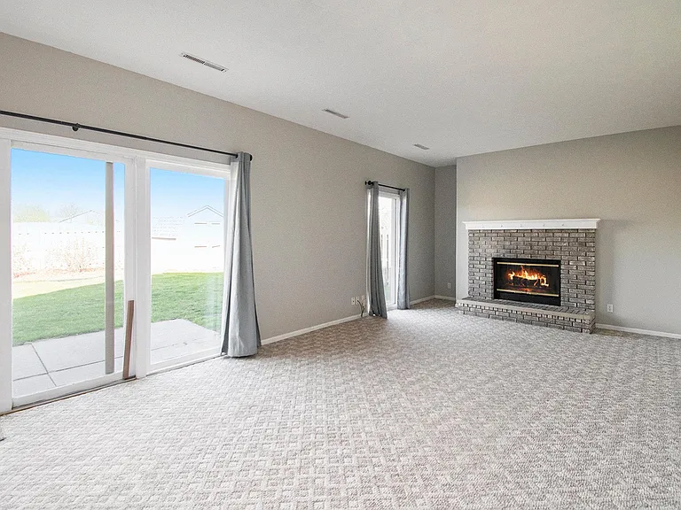 7202 S 155th Ave — Photo 7