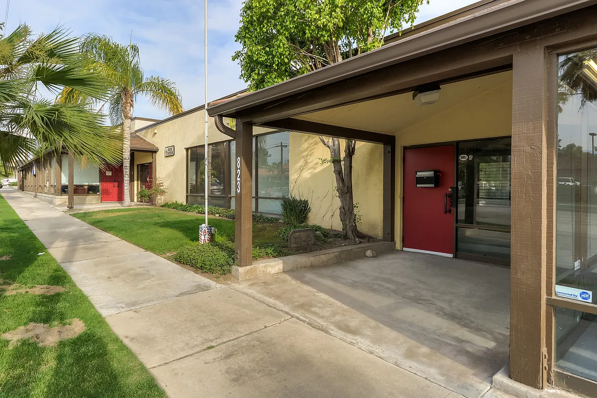 Building Photo - 823 W Colton Ave
