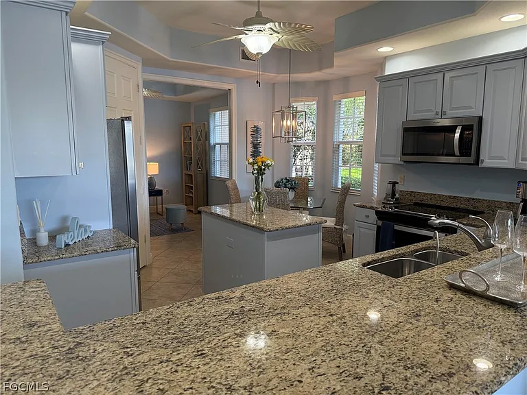 7832 Hawthorne Dr #1901 — Photo 9
