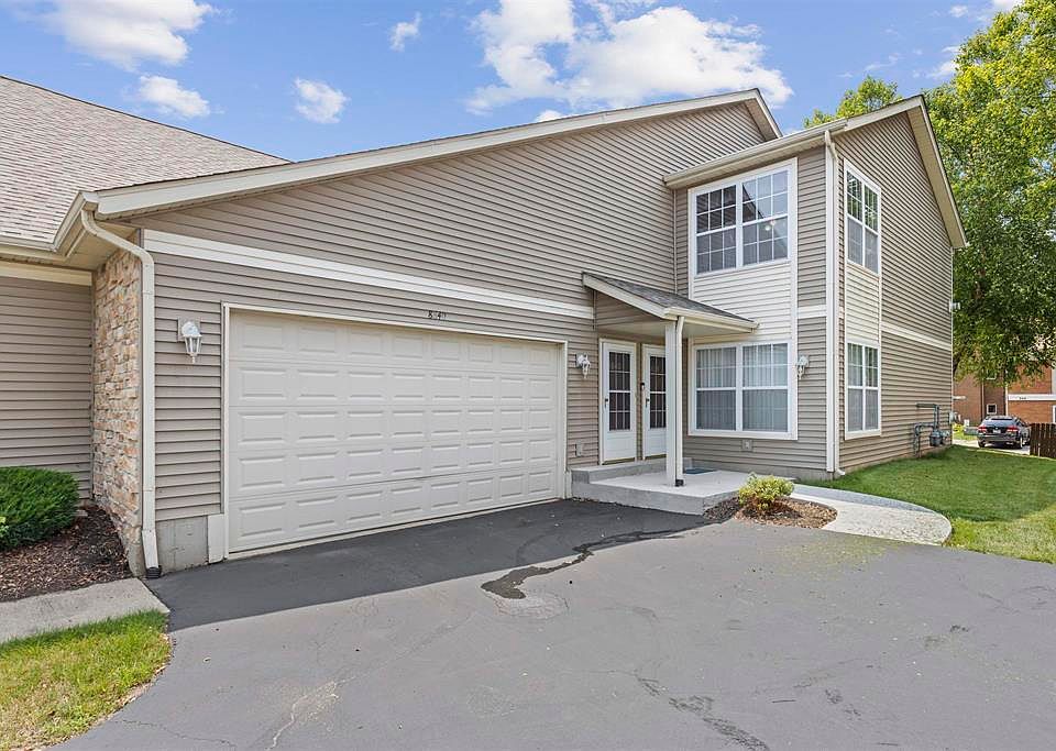 1st image of 8640 Victory Ln #0