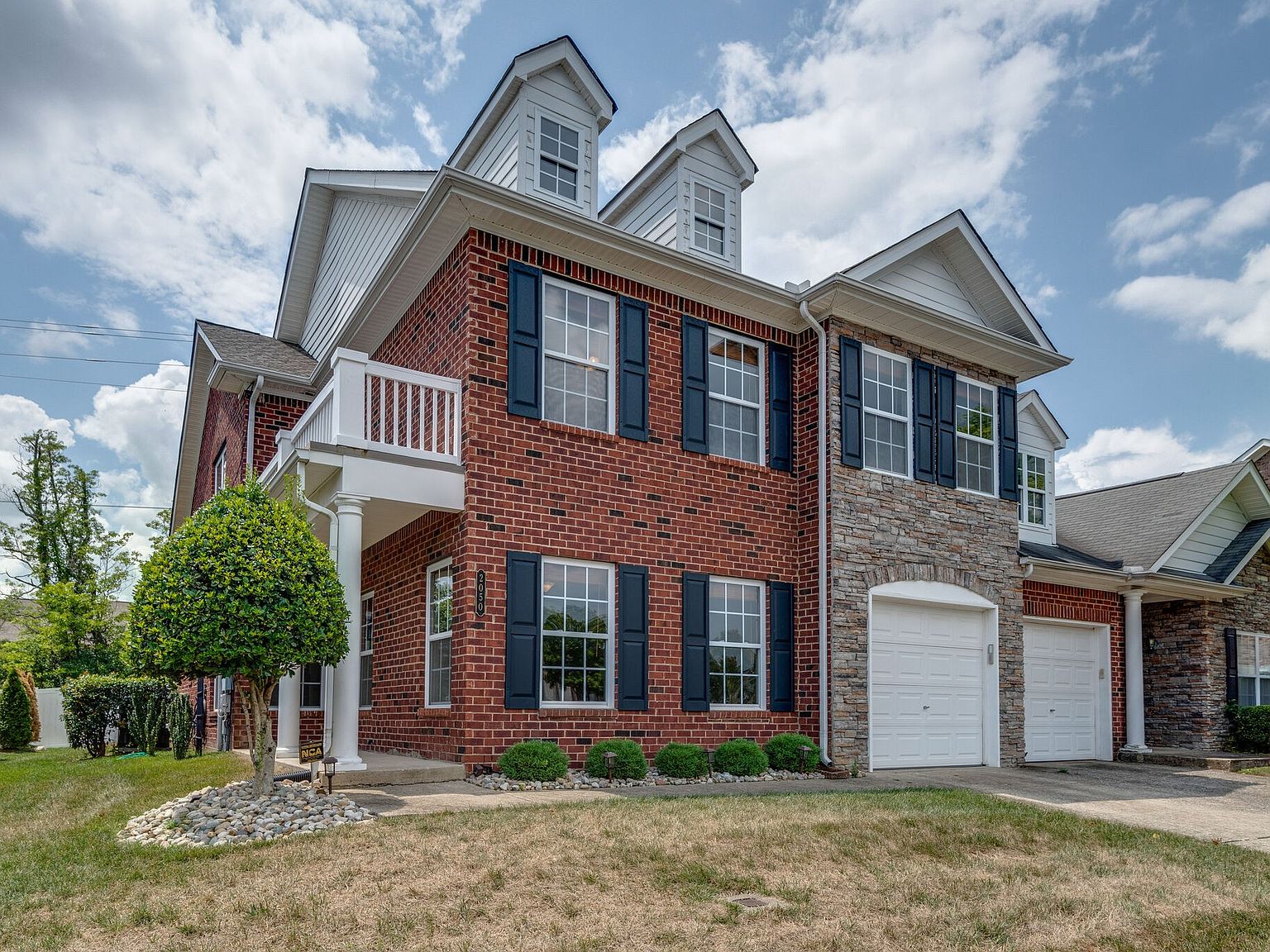 値下げ不可　house on the hill_ Parent Bag_Tile 4047 Miles Johnson Pkwy, Spring Hill, TN 37174 | Zillow