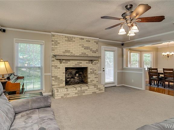 5th image of 11092 Lakewood Ln