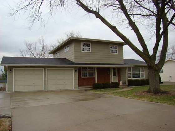 2nd image of 1436 Country Club Dr