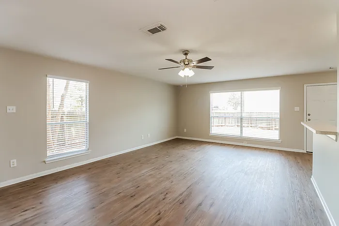 6814 Strathmore Place Ct — Photo 6