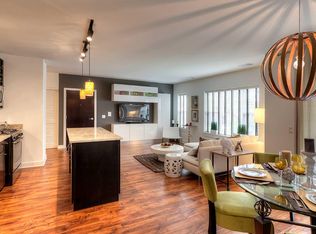 1801 W Argyle St #JMJVUD2MY, Chicago, IL 60640