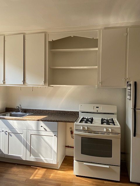 Kitchen pic 2