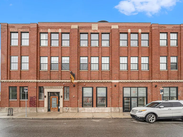 55 W Canfield St #302 — Photo 2