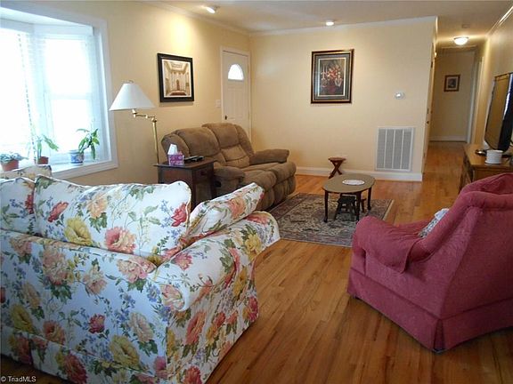 4th image of 181 Holly Hill Dr