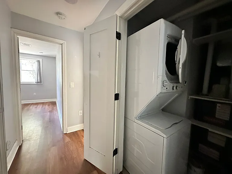 51 Jewett Ave — Photo 3