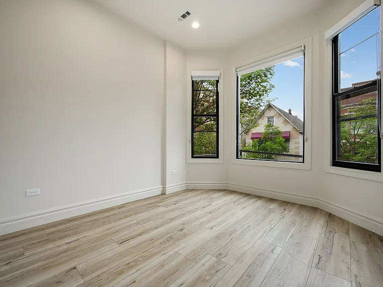 1710 W Belmont Ave #201 — Photo 6