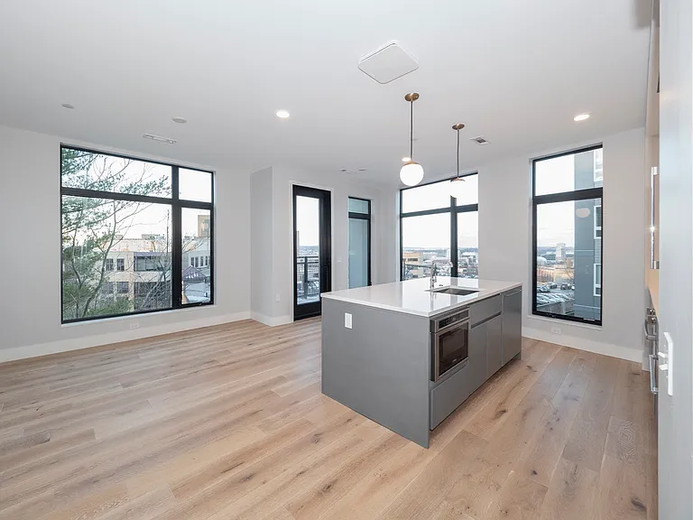 195 Washington St #525 — Photo 1