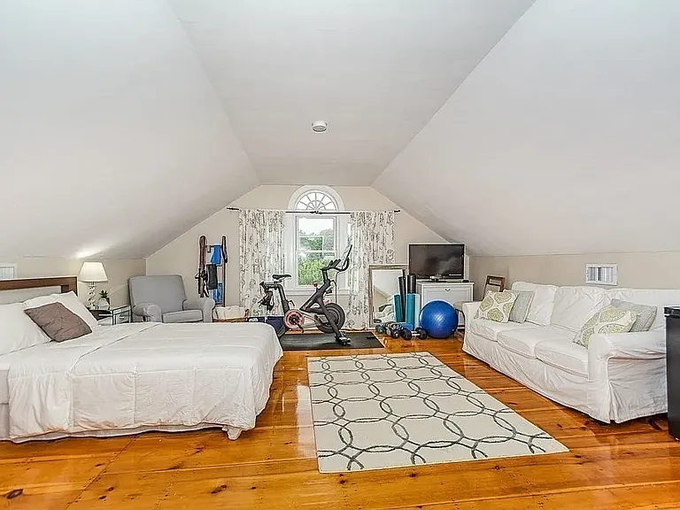 38 Salem St #B — Photo 13