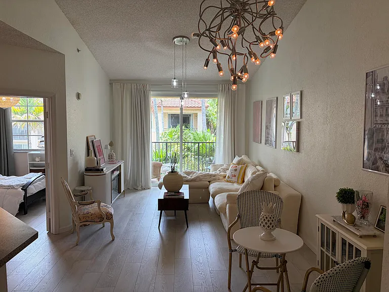 1803 N Flagler Dr #310 — Photo 1