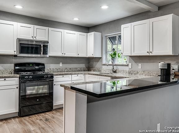 4th image of 230 Montpelier Dr
