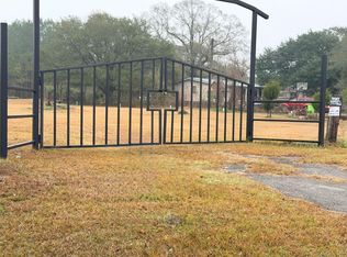 1053 E Main St, Zavalla, TX 75980