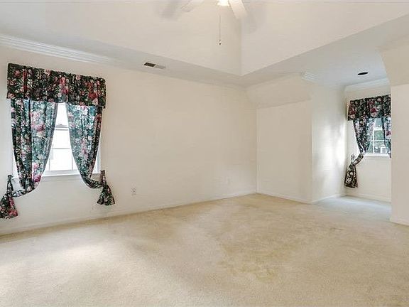 3rd image of 3325 Haverhill Rowe