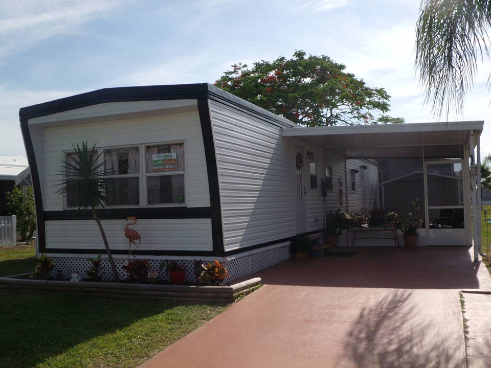 1st image of 5 Jacaranda Ln