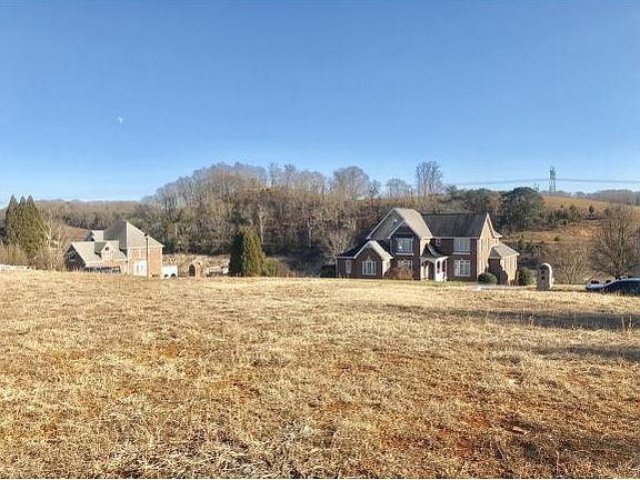 5th image of 122 Lake Harbor Dr