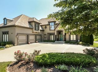 8907 Quail Ridge Ln, Lenexa, KS 66220