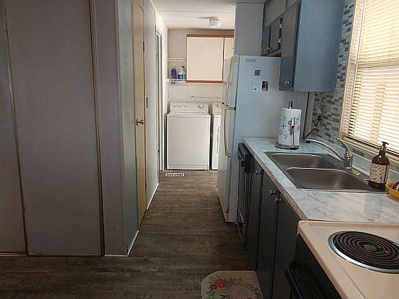 4th image of 1442 Dahlia Dr #263