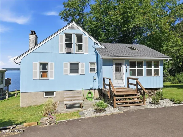 (undisclosed Address), Hawley, PA 18428