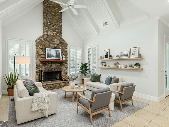 2nd image of 3552 Lake Ridge Dr