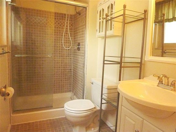 Adjoining Master Bath